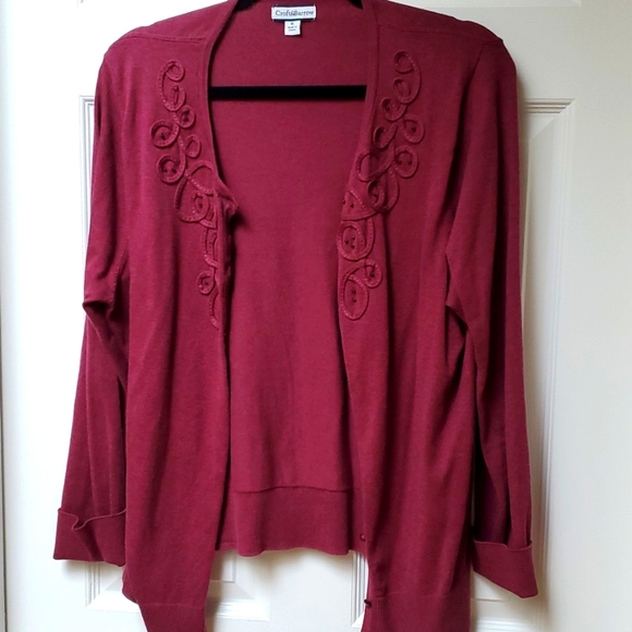 Woman's Sweater - Picture 1 of 3